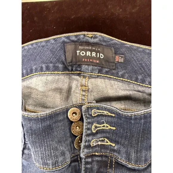 Torrid Premium Jegging Womens 16R Medium Wash Distressed Skinny Jeans Multi - Picture 2 of 5